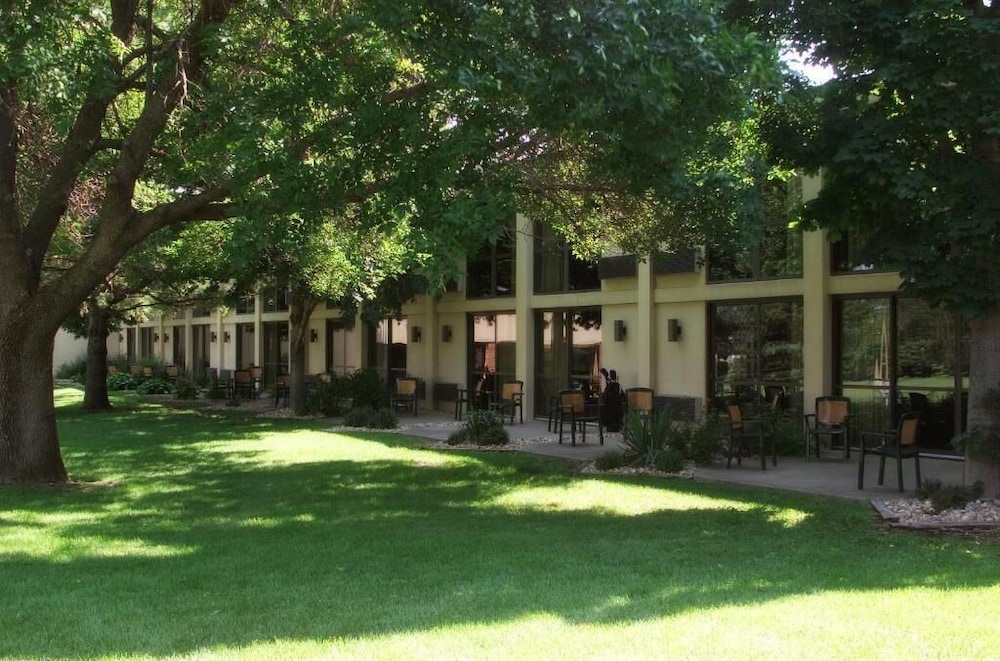 Lake Okoboji Resort and Conference Center 5/53