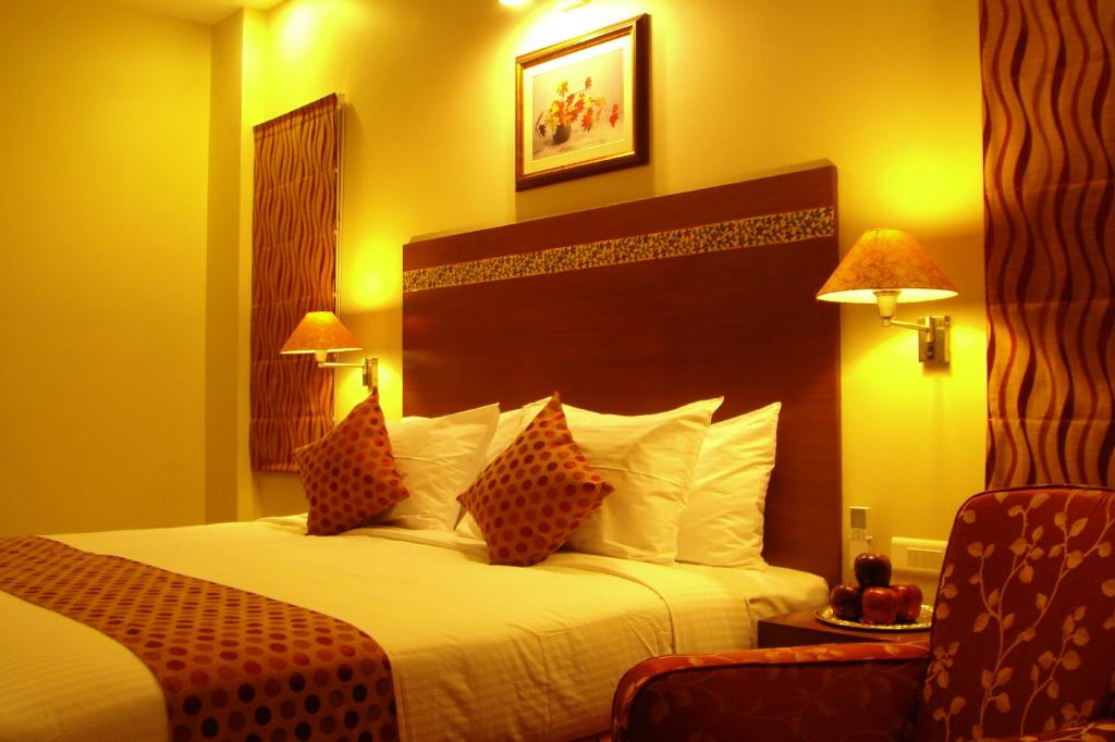 OYO Premium Vaishali Nagar 31/41