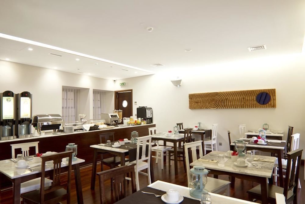 Oca Ribeira do Porto Hotel 38/50