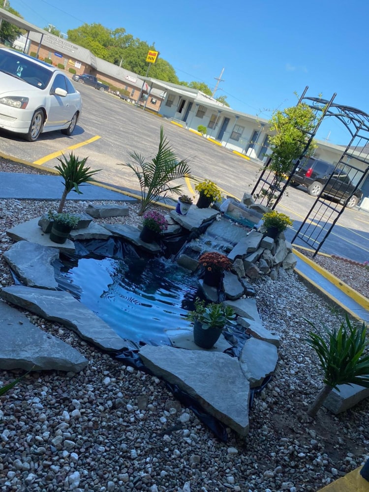 Madill Inn 13/32
