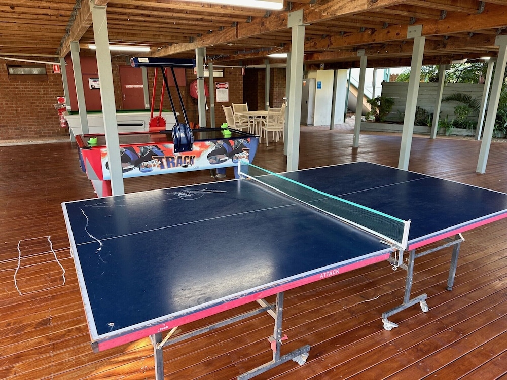 Coachhouse Marina Resort 25/50