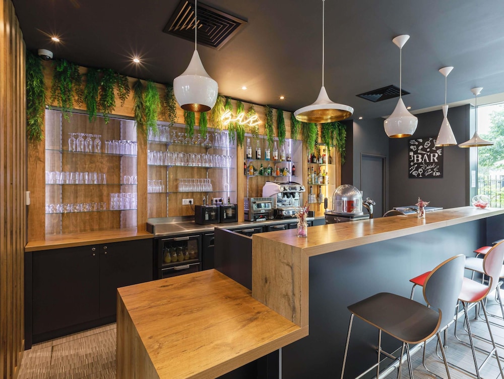 Ibis Lyon Carre De Soie 47/62