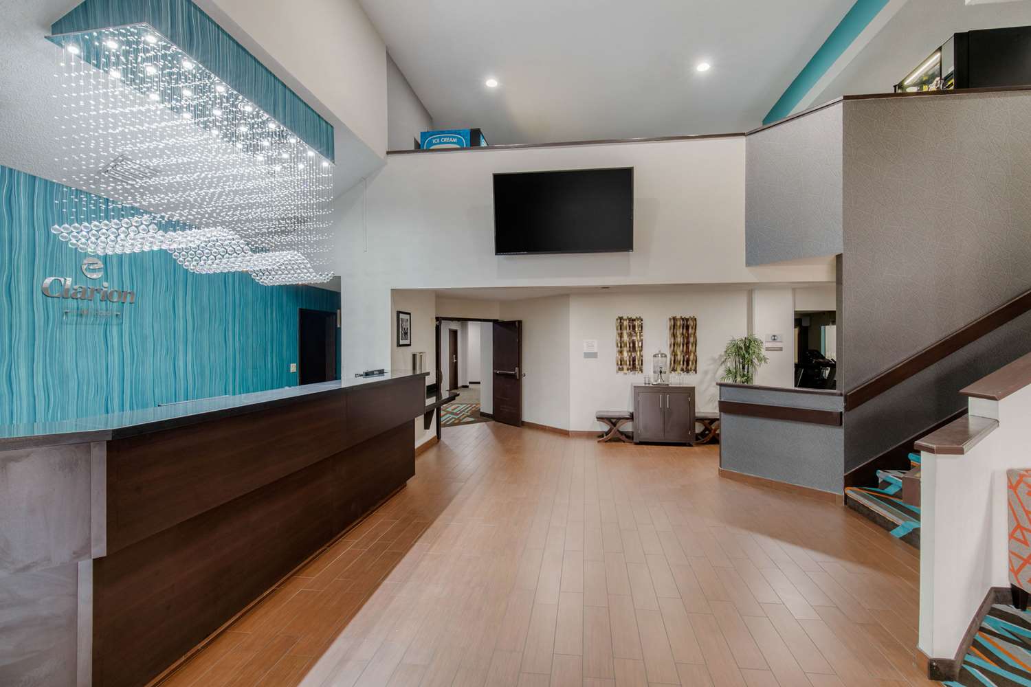 Clarion Inn & Suites Dfw North 34/49