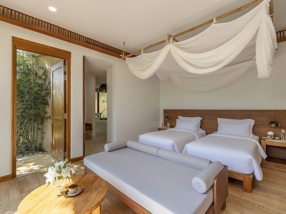 4 Bedrooms, Pool, Villa, 4 Beds, 2 King Beds, Beach Front