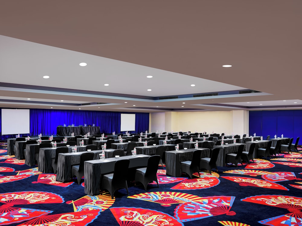 Swiss-Belhotel Waterfront Makassar 39/50
