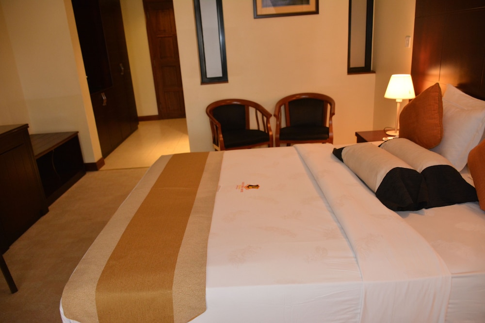 Gold Crest Hotel 22/49
