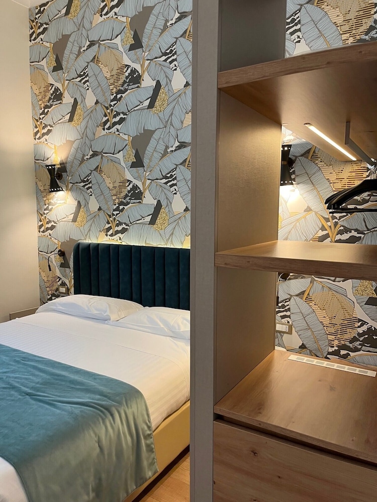 ECONOMY, SINGLE, LARGE SINGLE BED