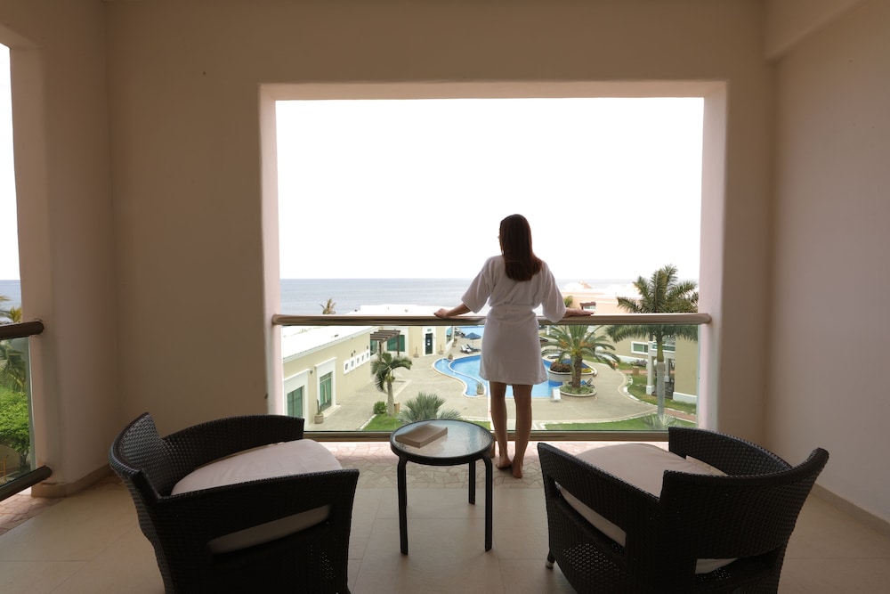 Diamond Bay Boutique Resort 52/62