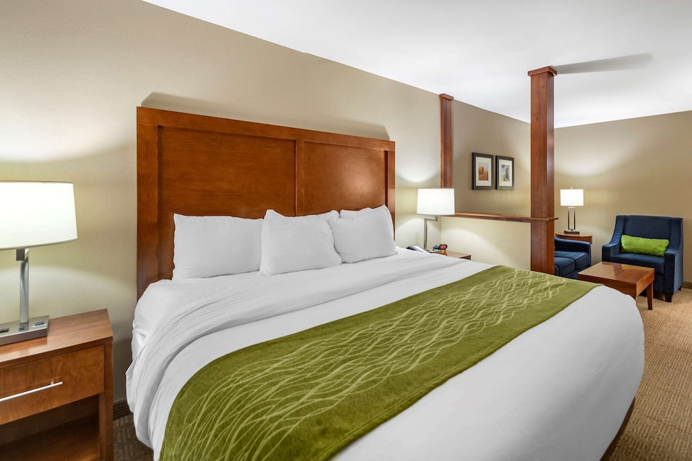 Comfort Inn and Suites Avera Southwest Sioux Falls SD 9/37