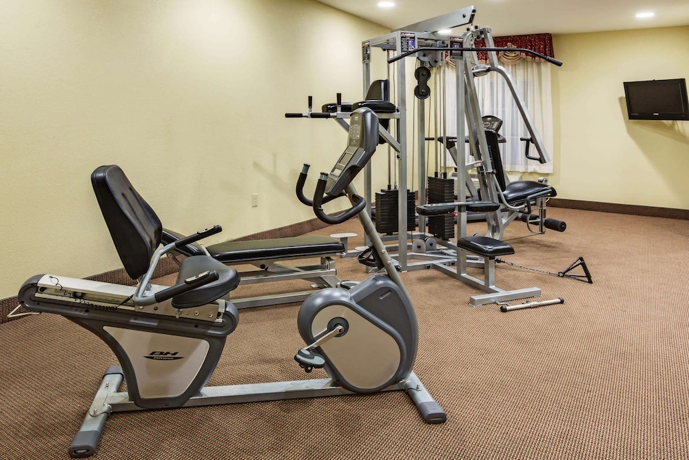 La Quinta Inn & Suites by Wyndham Canton MS 23/37
