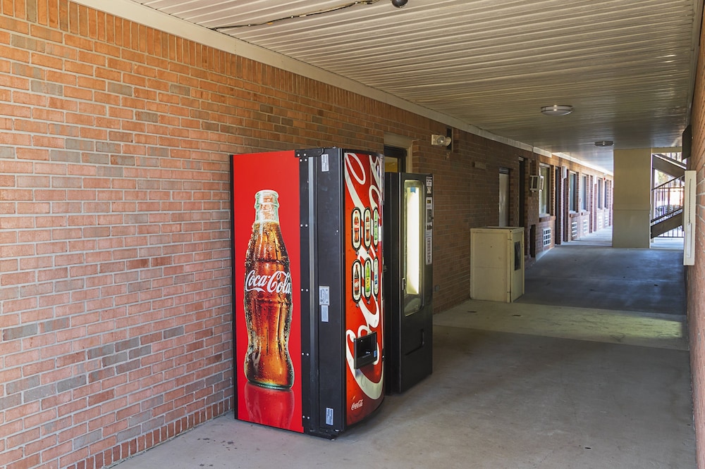 Red Roof Inn And Suites Scottsboro 23/42
