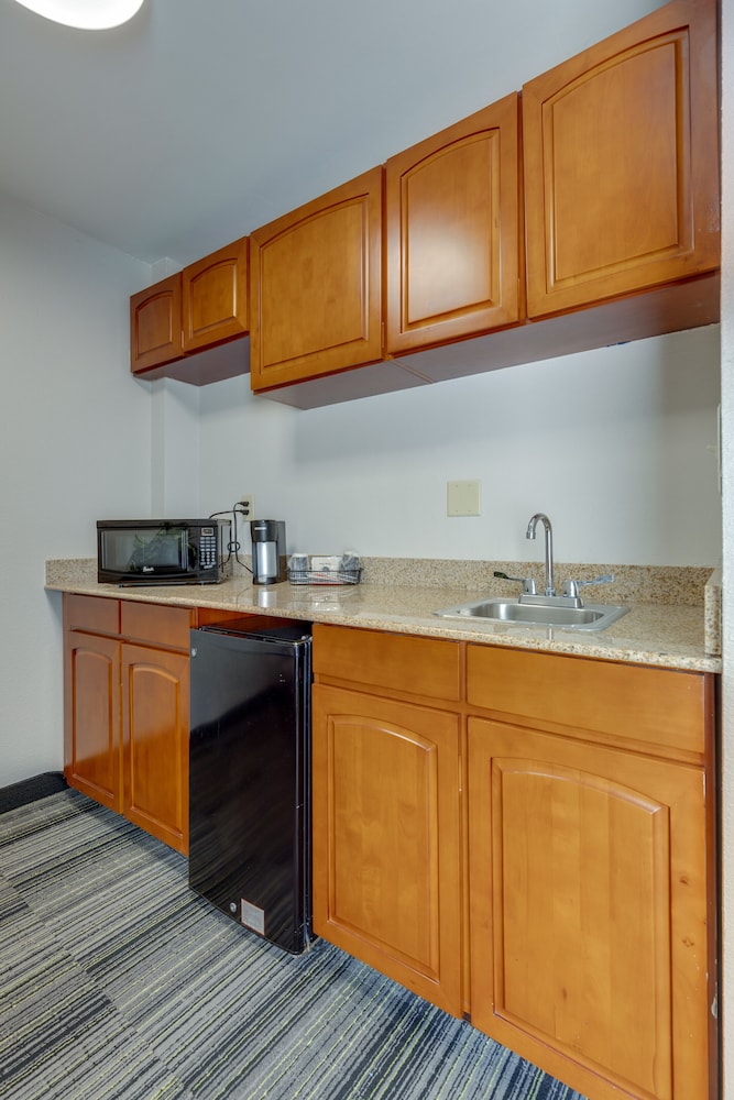 Alexis Inn and Suites Nashville Airport 9/40