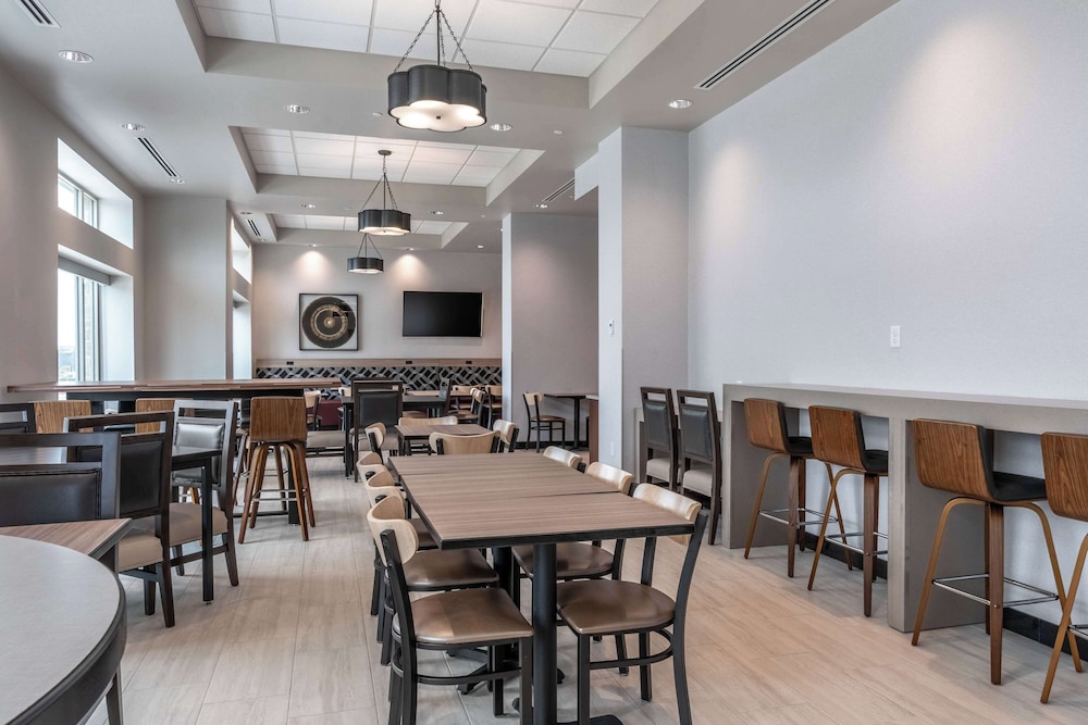 Drury Plaza Hotel College Station 36/50
