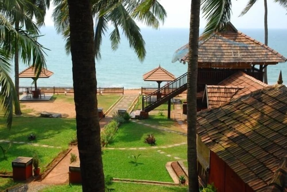 Blue Water Beach Resort 13/23