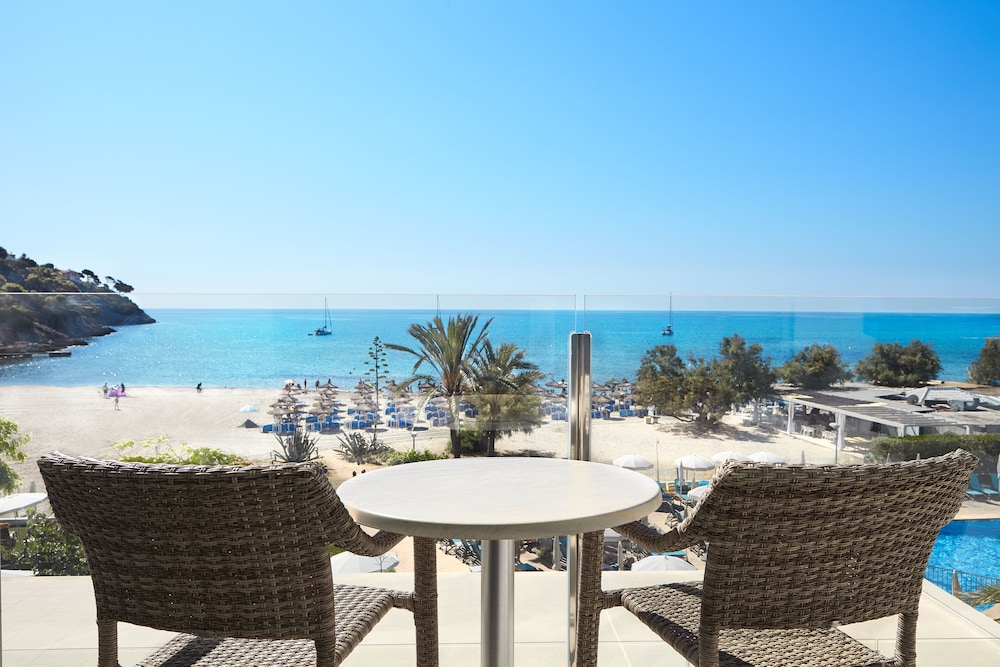 Universal Hotel Castell Royal 52/56