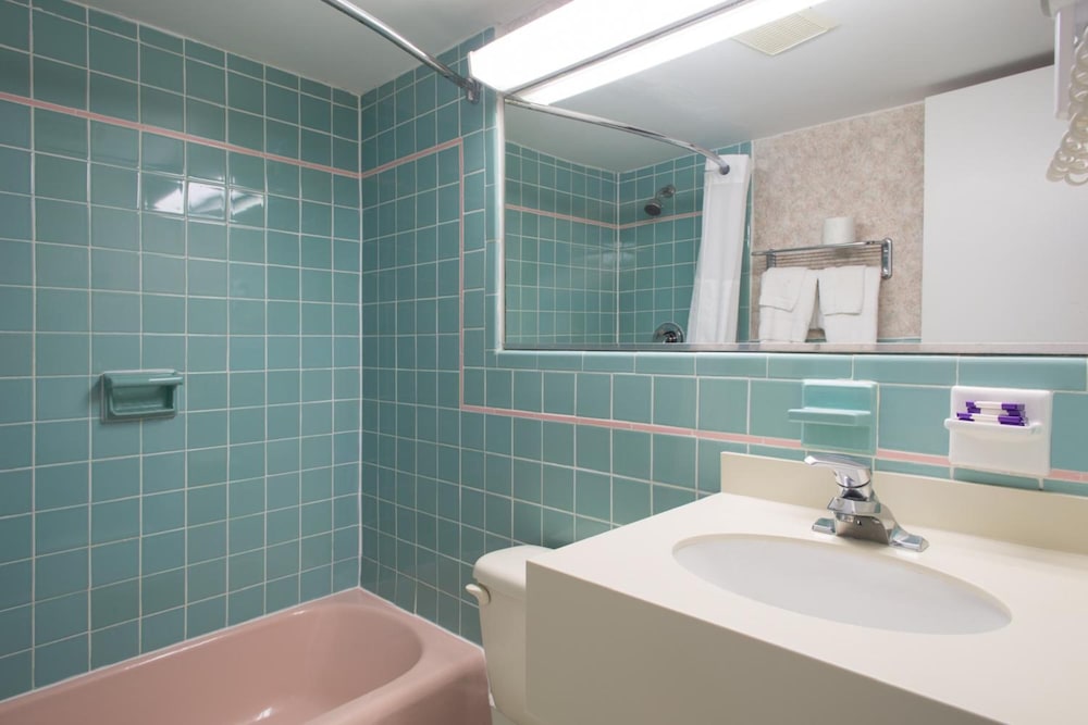 Atlantic Motor Inn Near Boardwalk 36/39