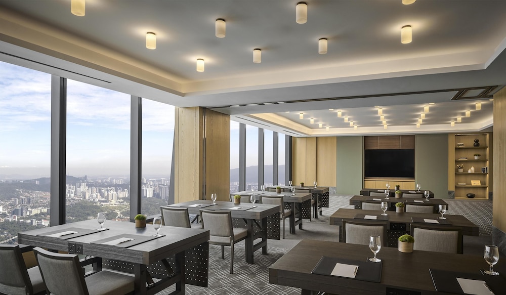 Park Hyatt Kuala Lumpur 61/71