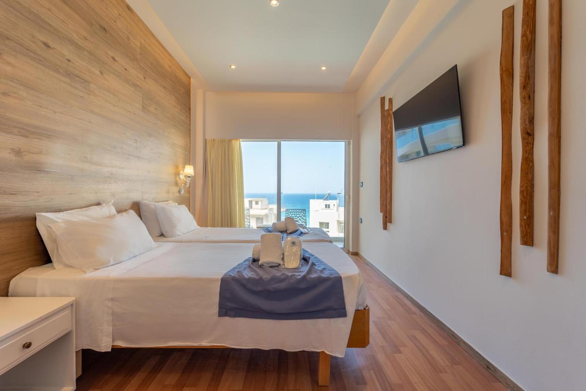 غرفة بسرير مزدوج أو سريرين منفصلين بإطلالة جزئية على البحر، Arte Hotel 10/10