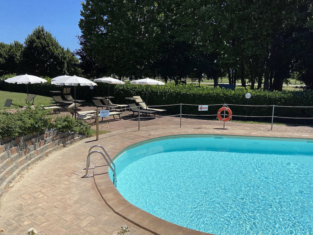 Villaggio Albergo Le Macerine 28/46