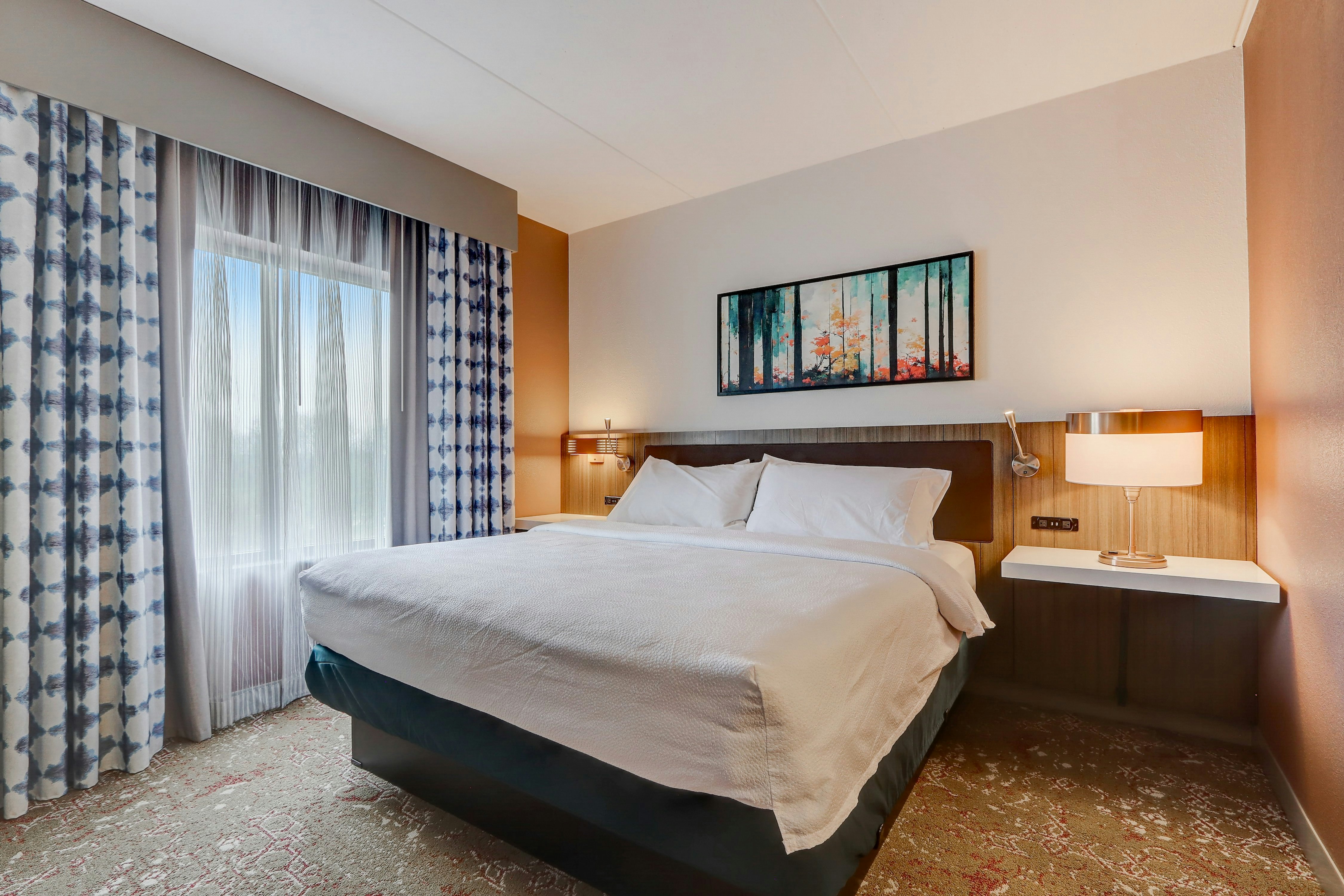 ROOM, KING BED