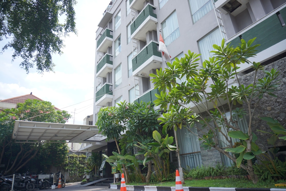 Loji Hotel Solo 62/64