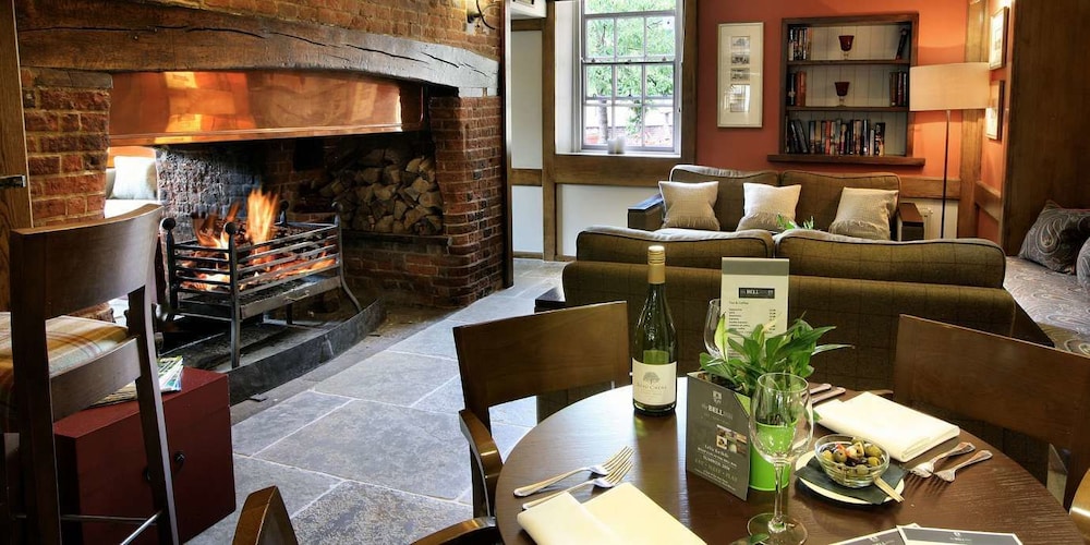 The Bell Inn New Forest 41/58