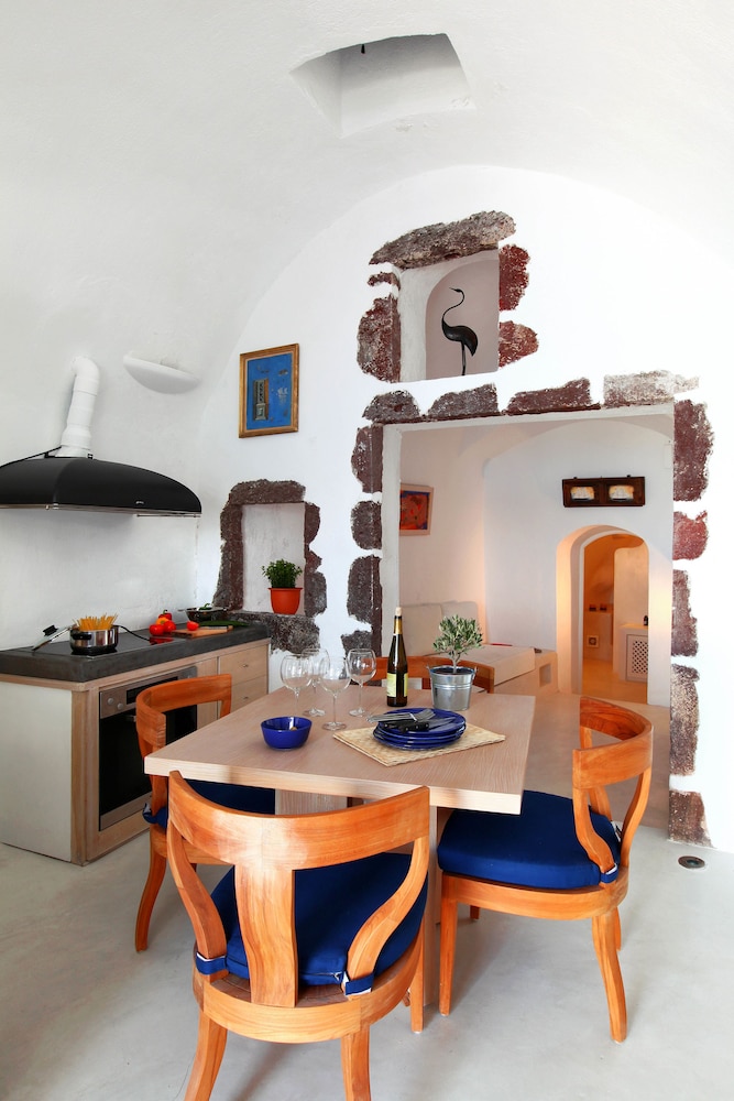 Menias Cave House 11/21