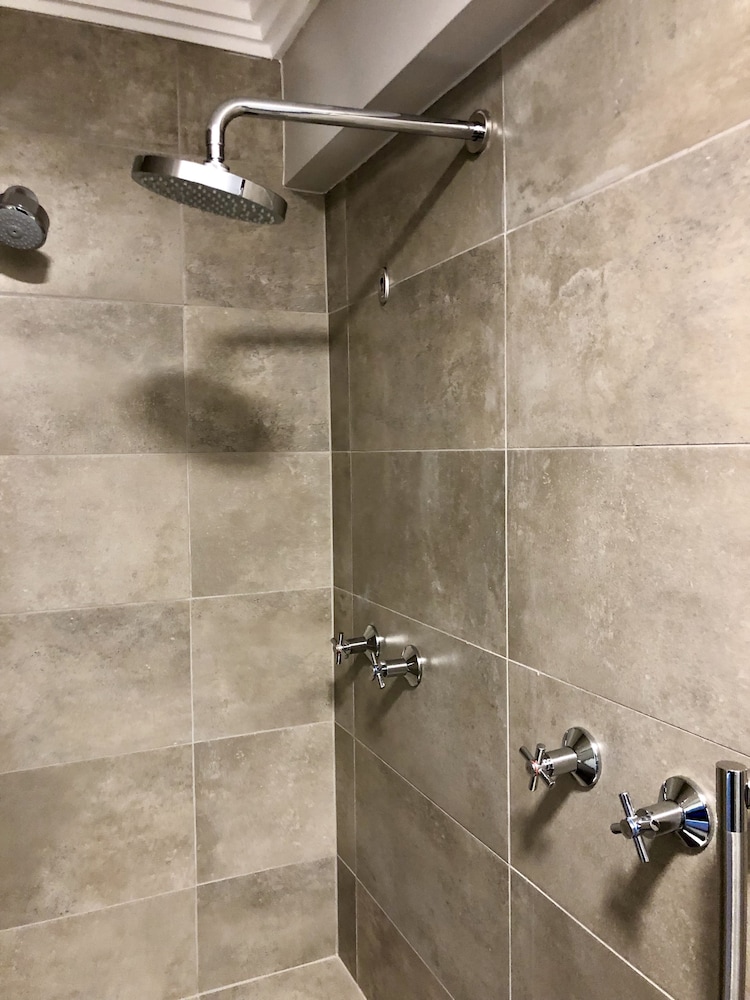 Belaire Suites 50/50