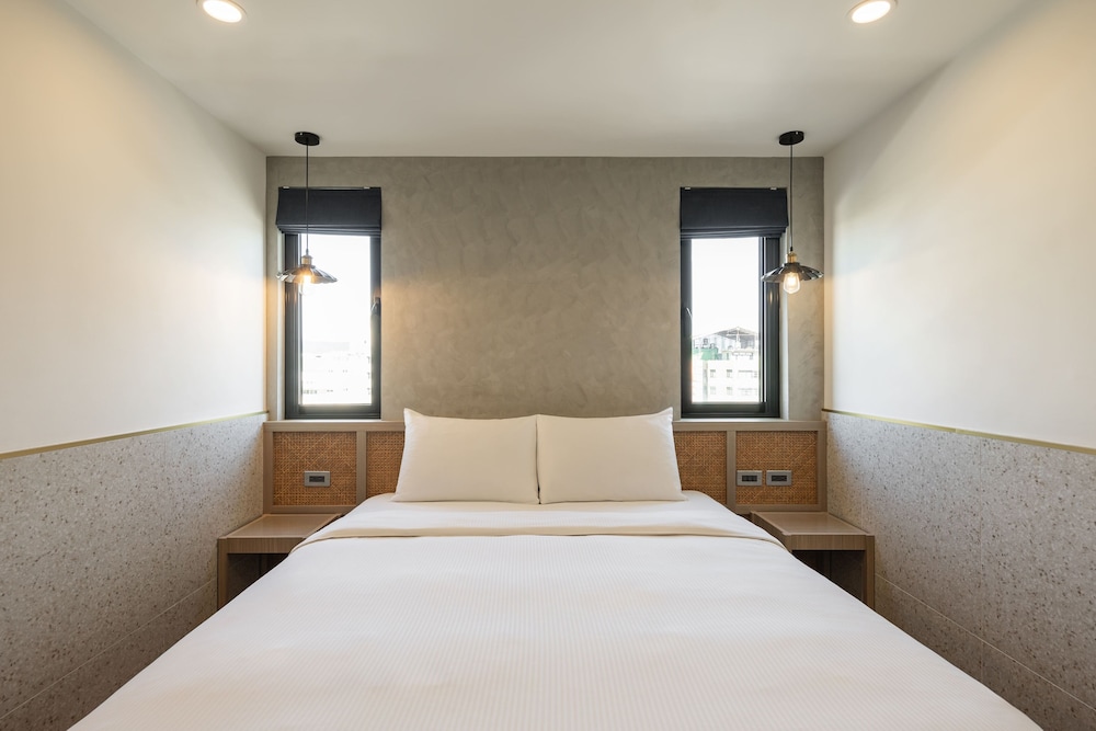 City, Double Bed