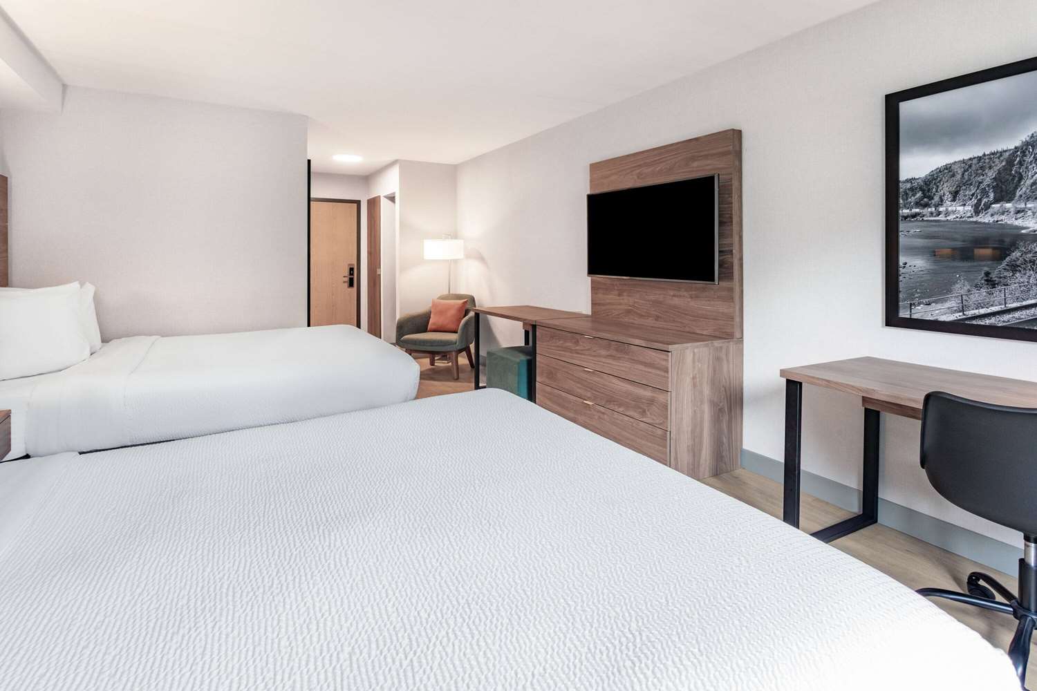 Super 8 by Wyndham Cornwall ON 8/21