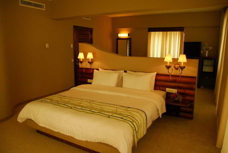 Gazelle Resort 6/34