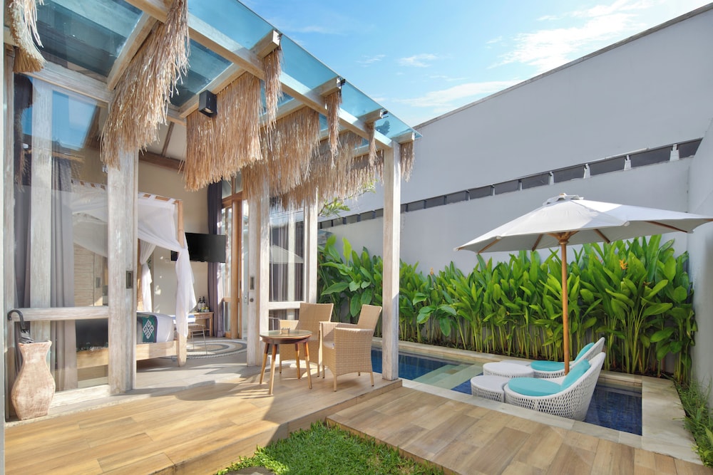 18 Suite Villa Loft Kuta 69/73