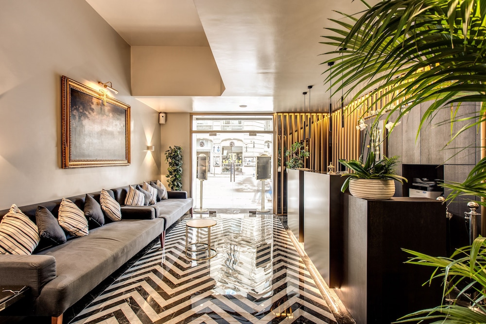 Hotel 87 Eighty-seven 56/72
