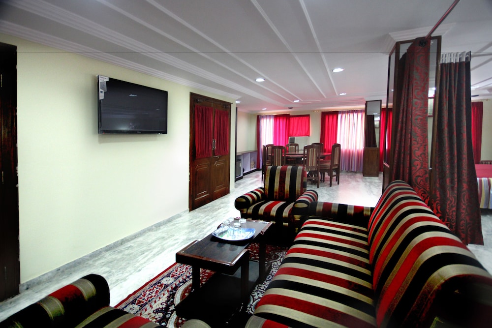 HOTEL PADMINI PALACE 51/56