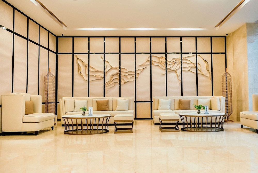 Days Inn by Wyndham Business Place Sichuan Bazhong 12/17