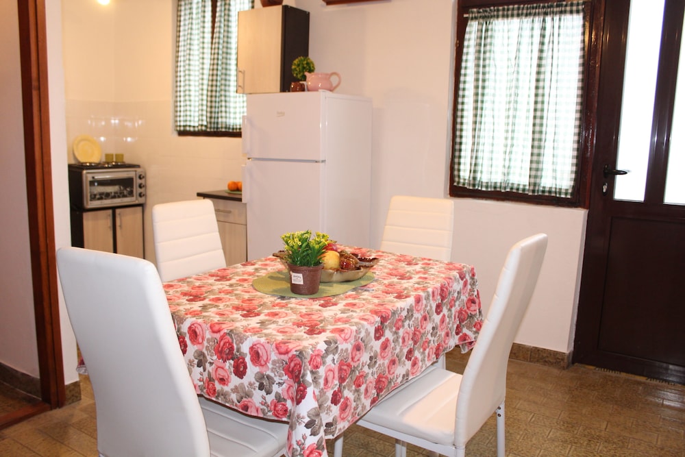 Guest House Tomanovic 12/43