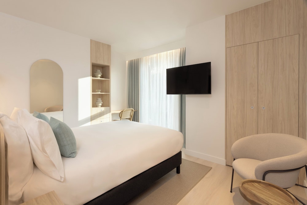 Staybridge Suites & Apartments Malaga by IHG 35/68