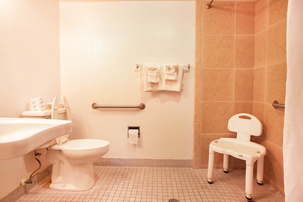 OYO Waterfront Hotel Cape Coral/Fort Myers, FL 46/51