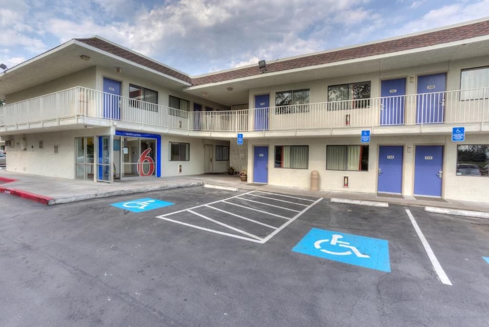 Motel6 Troutdale, OR - Portland East 53/59