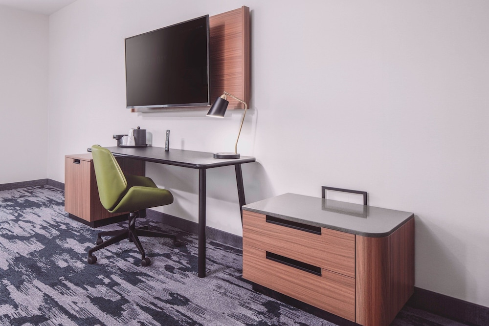 Fairfield Inn & Suites by Marriott Dallas McKinney 18/23