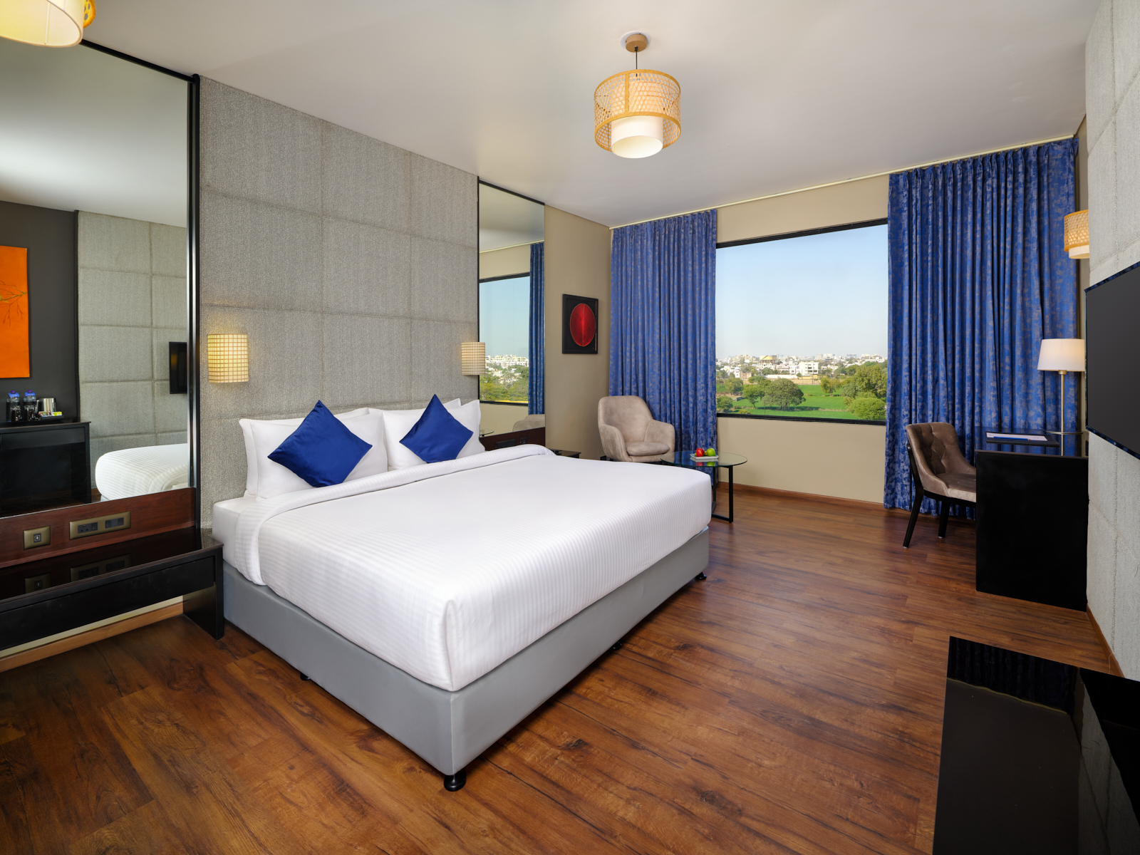 Craft, Premium, King Bed, Pool View