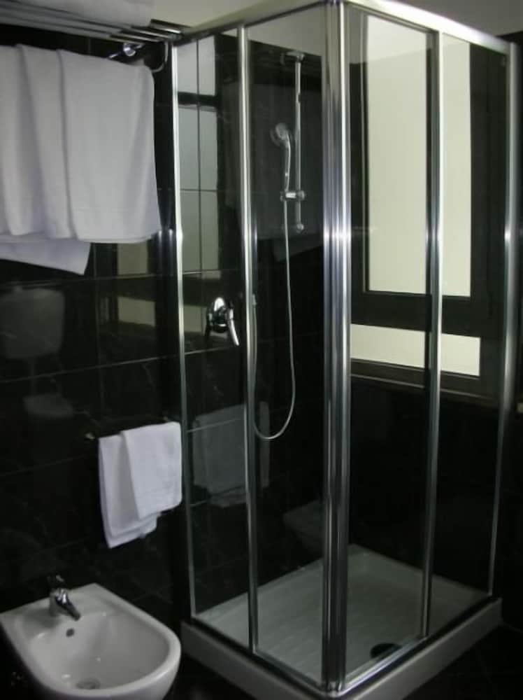 Hotel Promenade Universale 50/50