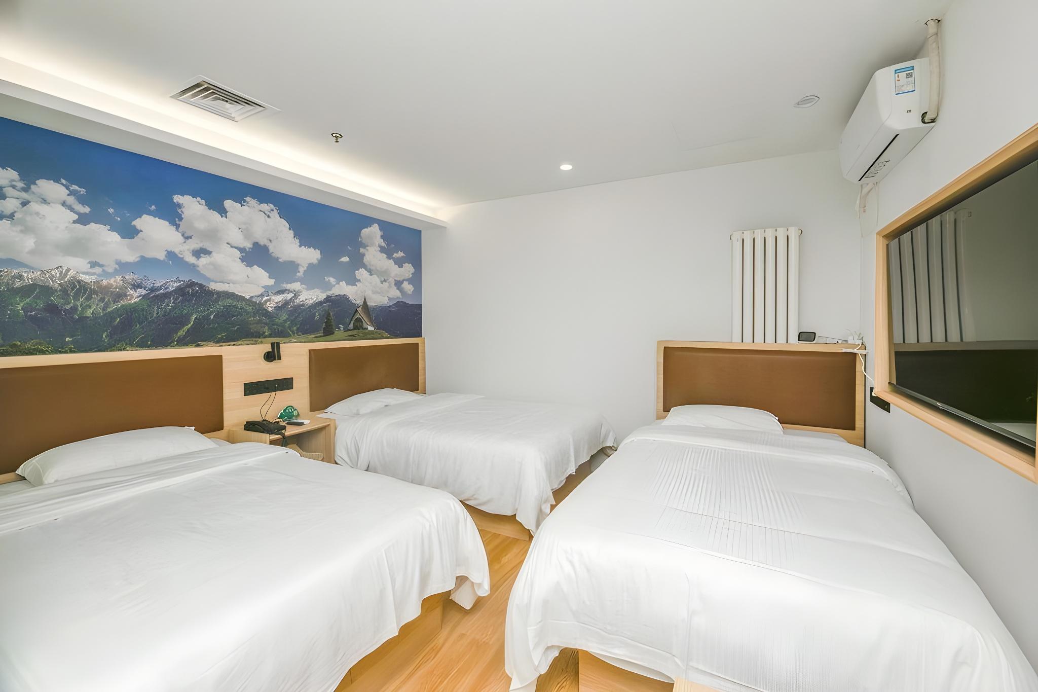 Room, Triple, 3 Beds, No Window