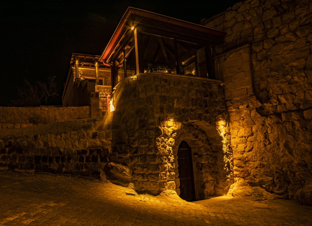 Megaron Cave Hotel 41/46