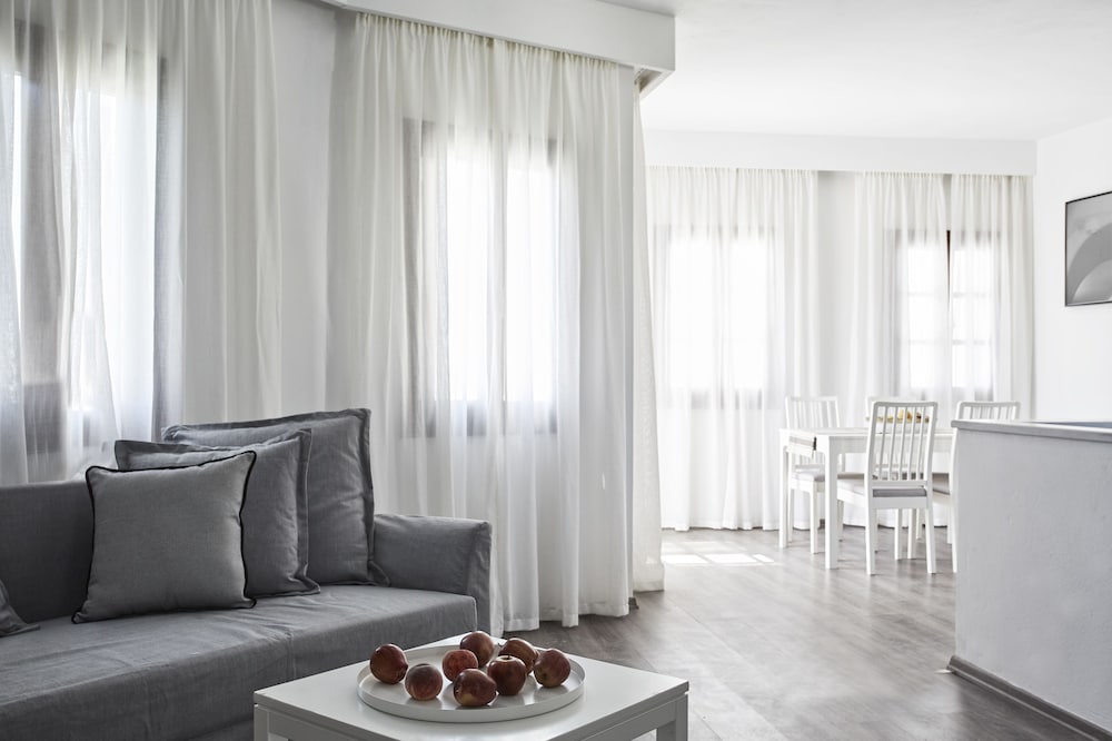 Sunrise Paros by Mr and Mrs White 16/38