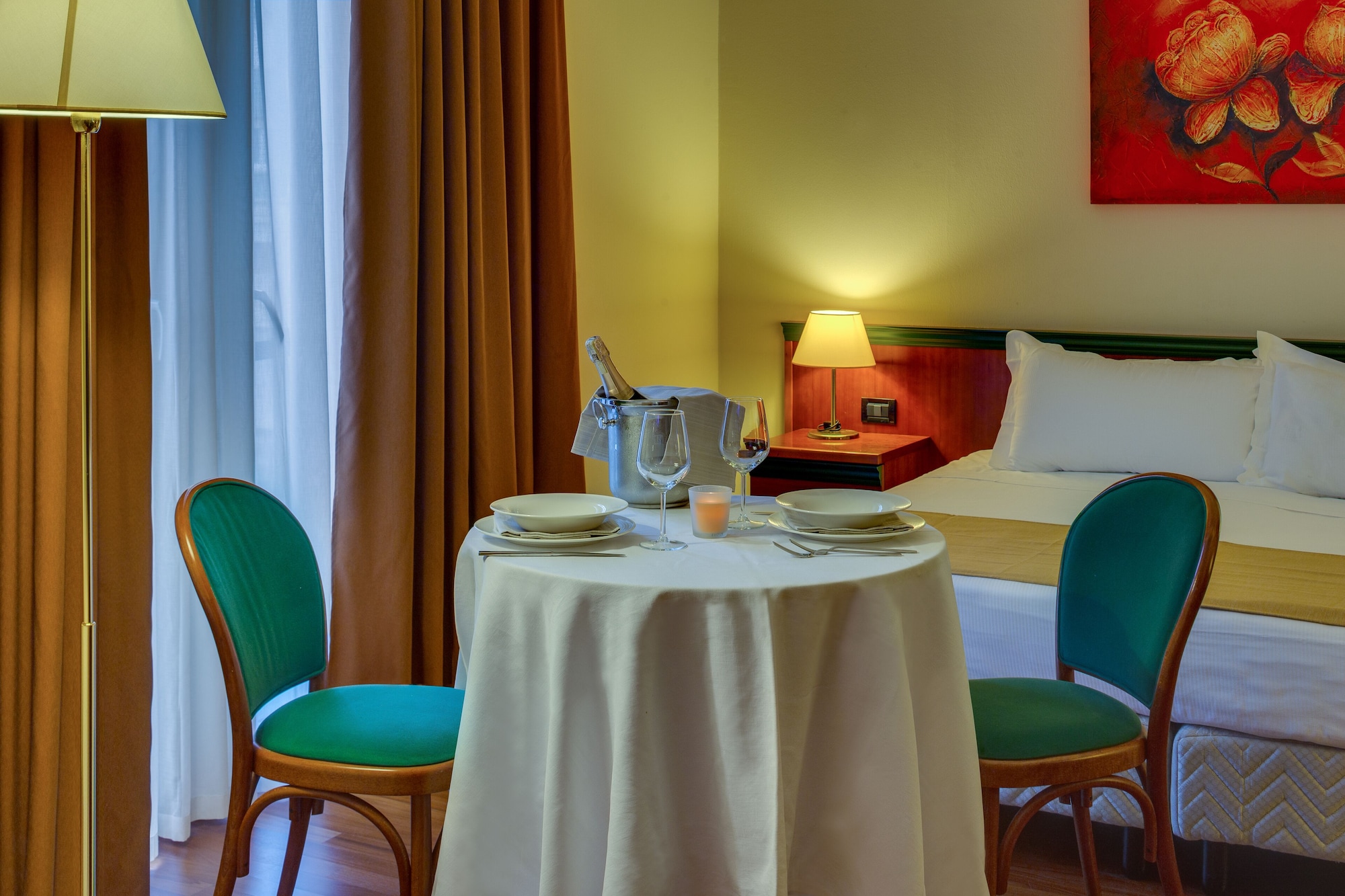 جناح جونيور بسرير كينج، Hotel Raffaello 8/10