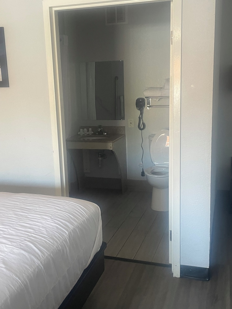 Baymont by Wyndham Rock Hill 27/52