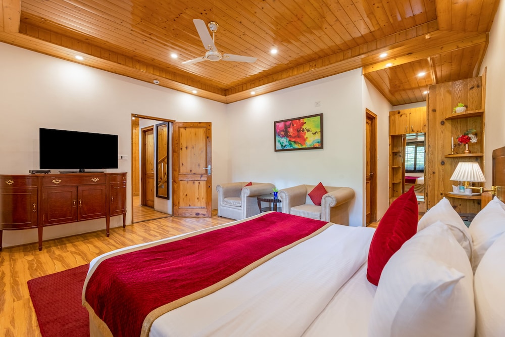 Director, Bungalow, Double Bed