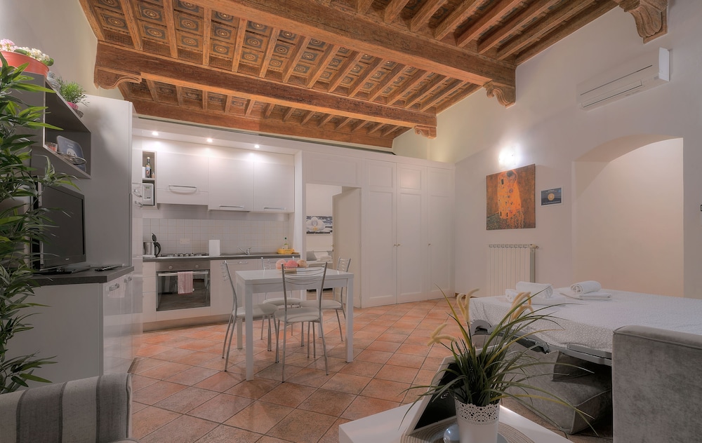 Wine Apartments Florence Moscato 33/47
