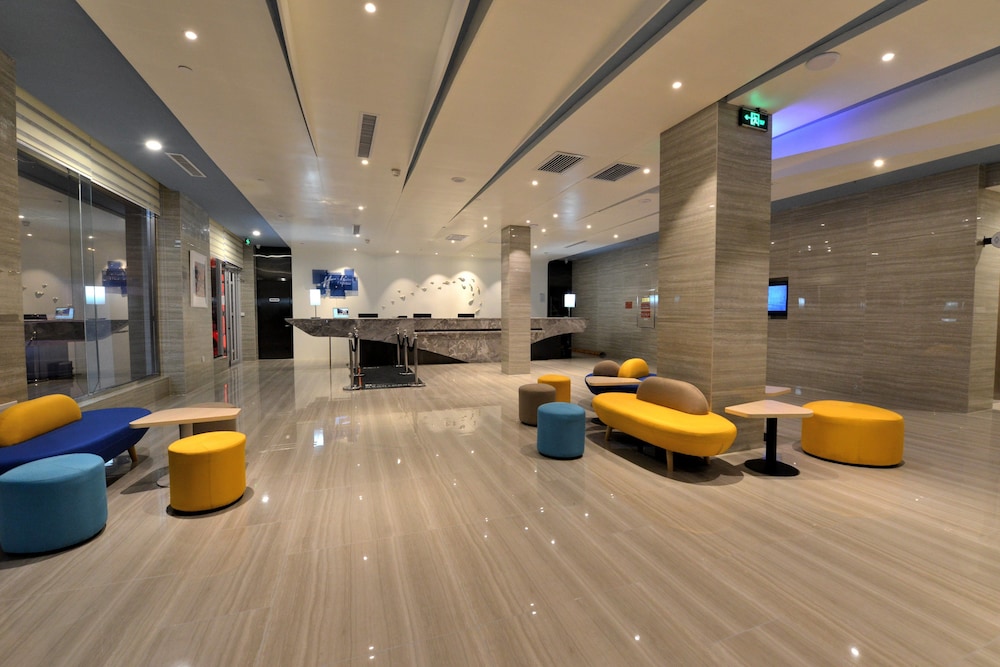HOLIDAY INN EXPRESS WEIHAI ECONOMIC ZONE 16/54